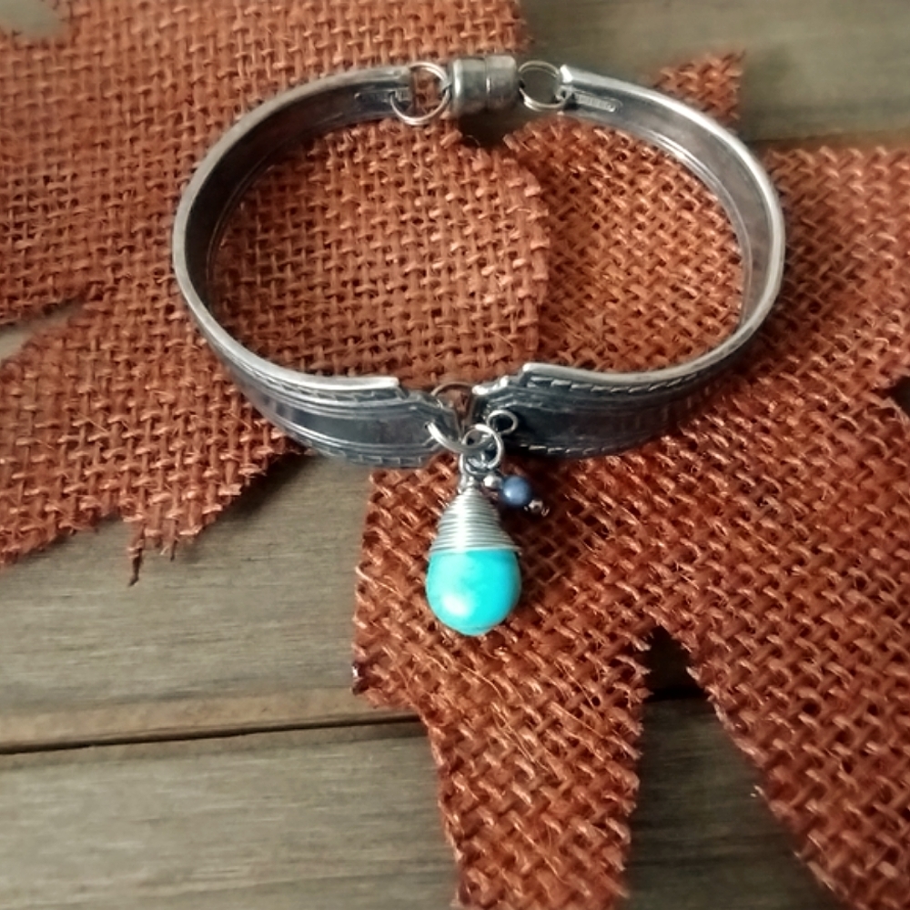 Vintage Rustic Boho Style Howlite Turquoise Dangle Bangle Bracelet
